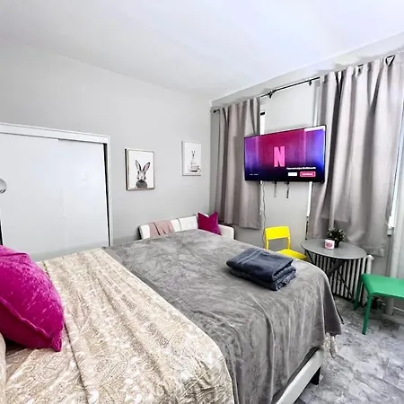 Cozy Apt In Heart Manhattan #20